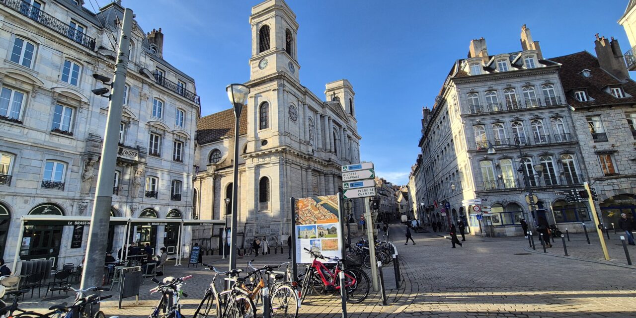 Actu Clients – Bourgogne Franche Comté Signaux pose des panneaux RIS pour la ville de Besançon
